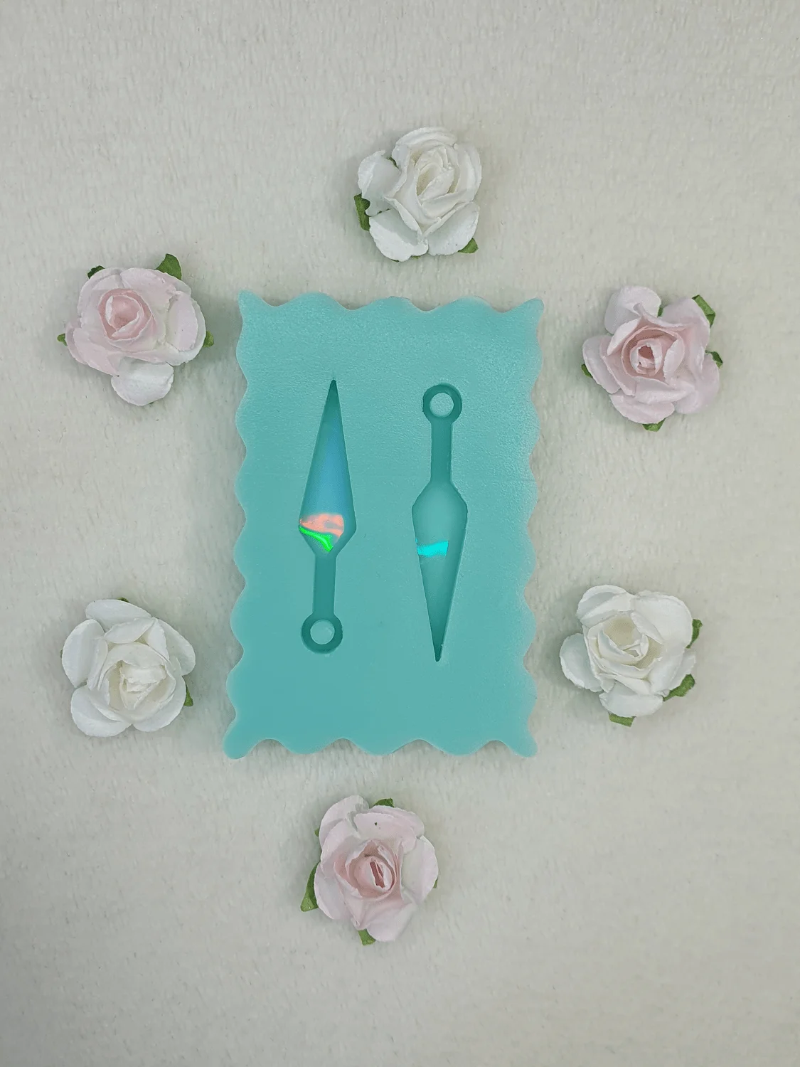 silicone mold holo kunai earrings for resin