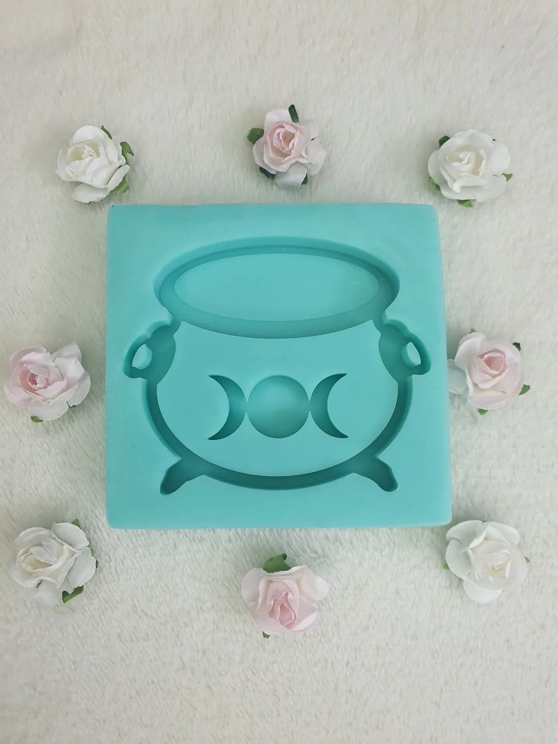 silicone mold cauldron shaker for resin
