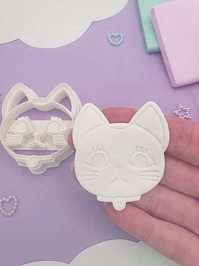 Emporte-pièce maneki neko chat dandadan pour pâte polymère