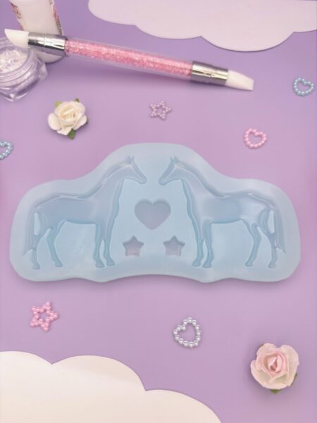 Moule en silicone boucles d'oreilles chevaux pour résine époxy.