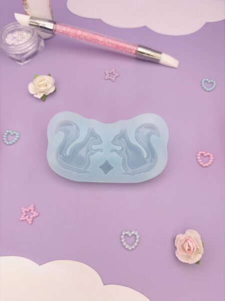 Moule en silicone boucles d'oreilles écureuils pour résine époxy.