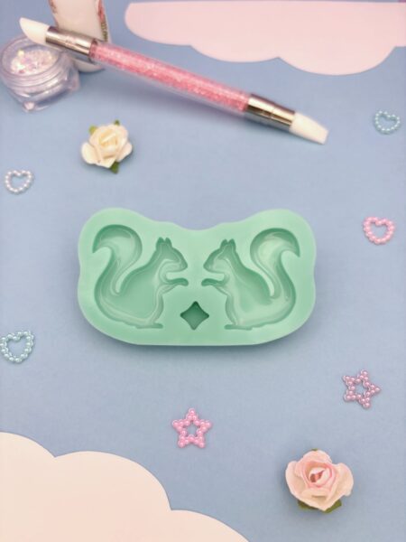 Moule en silicone boucles d'oreilles écureuils pour résine époxy.