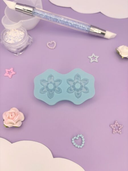 Moule en silicone boucles d'oreilles fleurs pour résine époxy. Pampille pour créole interchangeable
